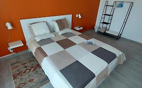 Al - Comfortable House